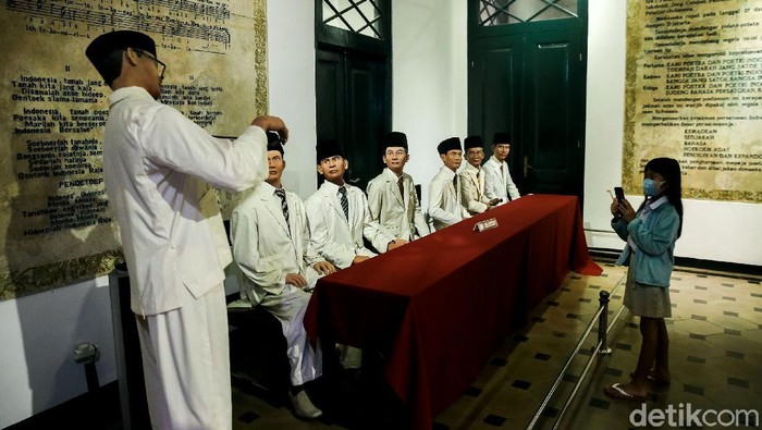 sejarah bahasa Indonesia